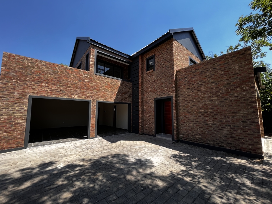 3 Bedroom Property for Sale in Van Der Hoff Park North West